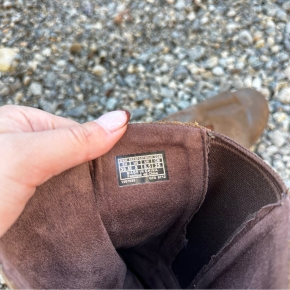 KEEN Akita Mid Calf Boots Wedge Heel Taupe Brown Soft Leather Size 8 Women’s - Picture 9 of 10